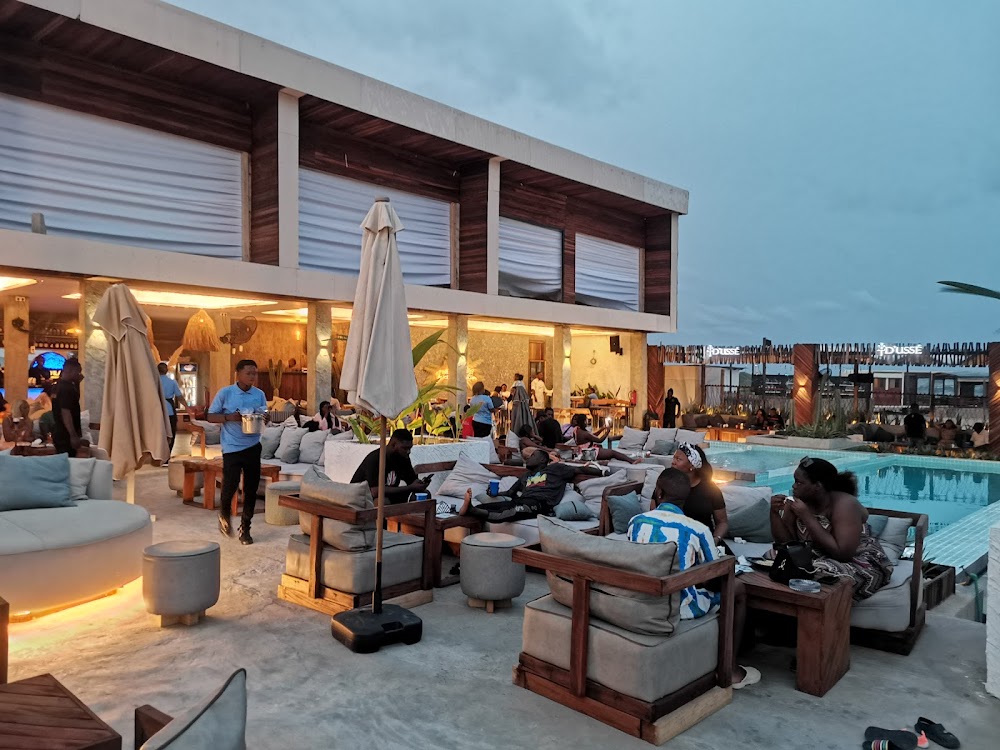 Visited the newest & prettiest lounge in Accra 𝗧𝗛𝗜𝗦 𝗜𝗦 𝗧𝗛𝗘